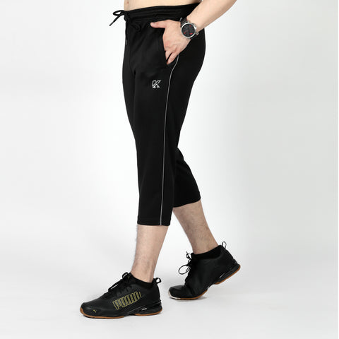 Stride 3-Quarter Shorts