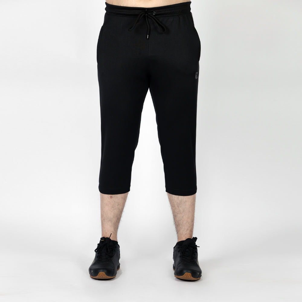 Stride 3-Quarter Shorts
