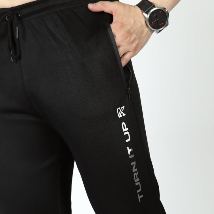 Athletrio 3-Quarter Shorts for men – stretchable sports shorts for gym training, fitness and casual wear