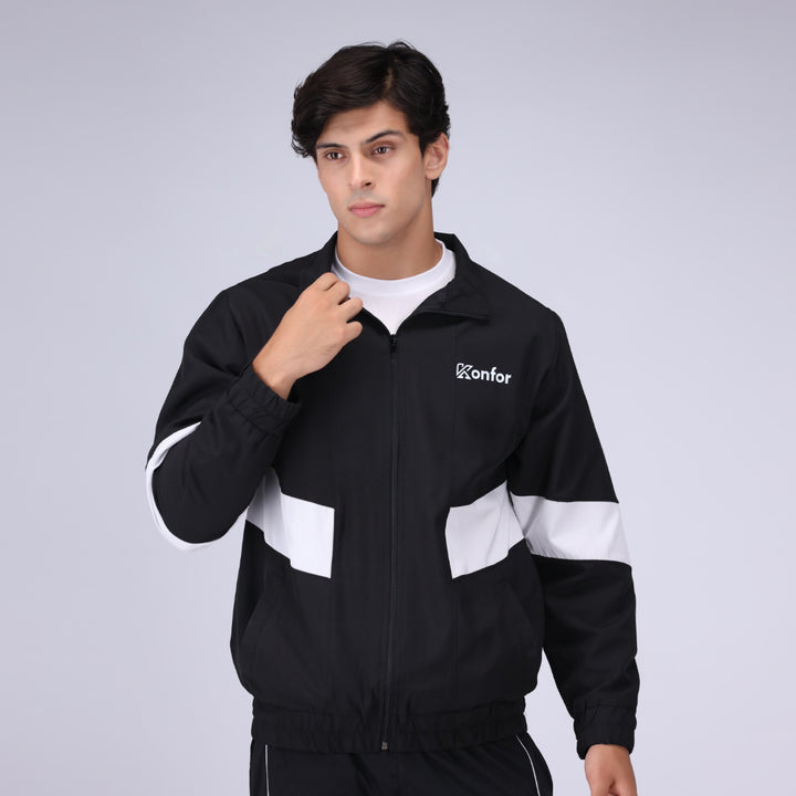 Collarro wind-breaker jacket for men, durable parachute outerwear.